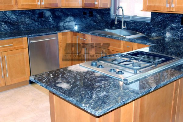 Cianitus-Granite-3cm-with-full-backsplash-and-square-edge-DTK-Stone-Works-kitchen-countertops-Chicago