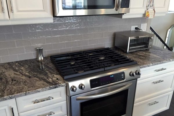 DTK-Stone-Works-London-Fog-3cm-granite-Marcia-Paul-Glenview-IL-kitchen-countertop-range-surround